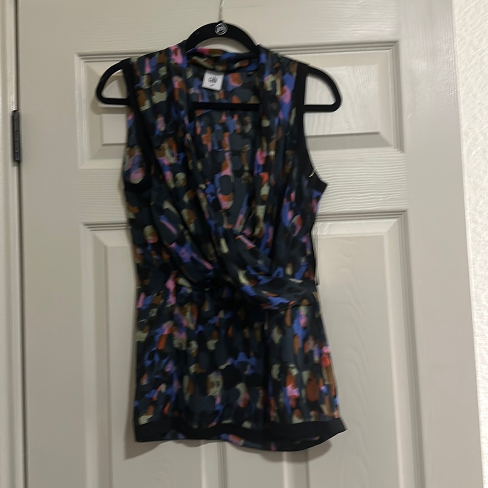 CAbi Flaunt Wrap #3077 sleeveless top size Medium